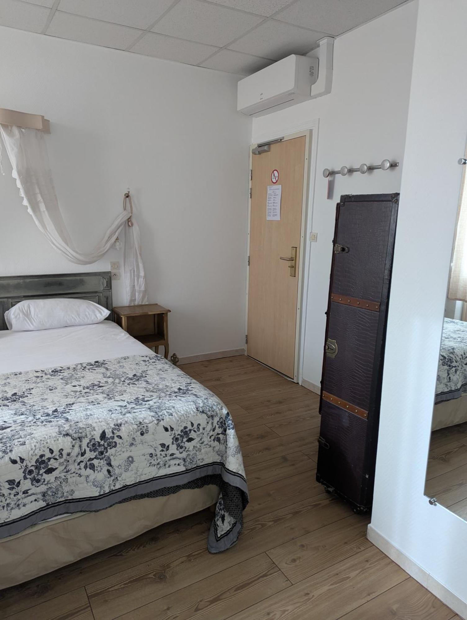 Hotel Du Parc Montélimar Стая снимка